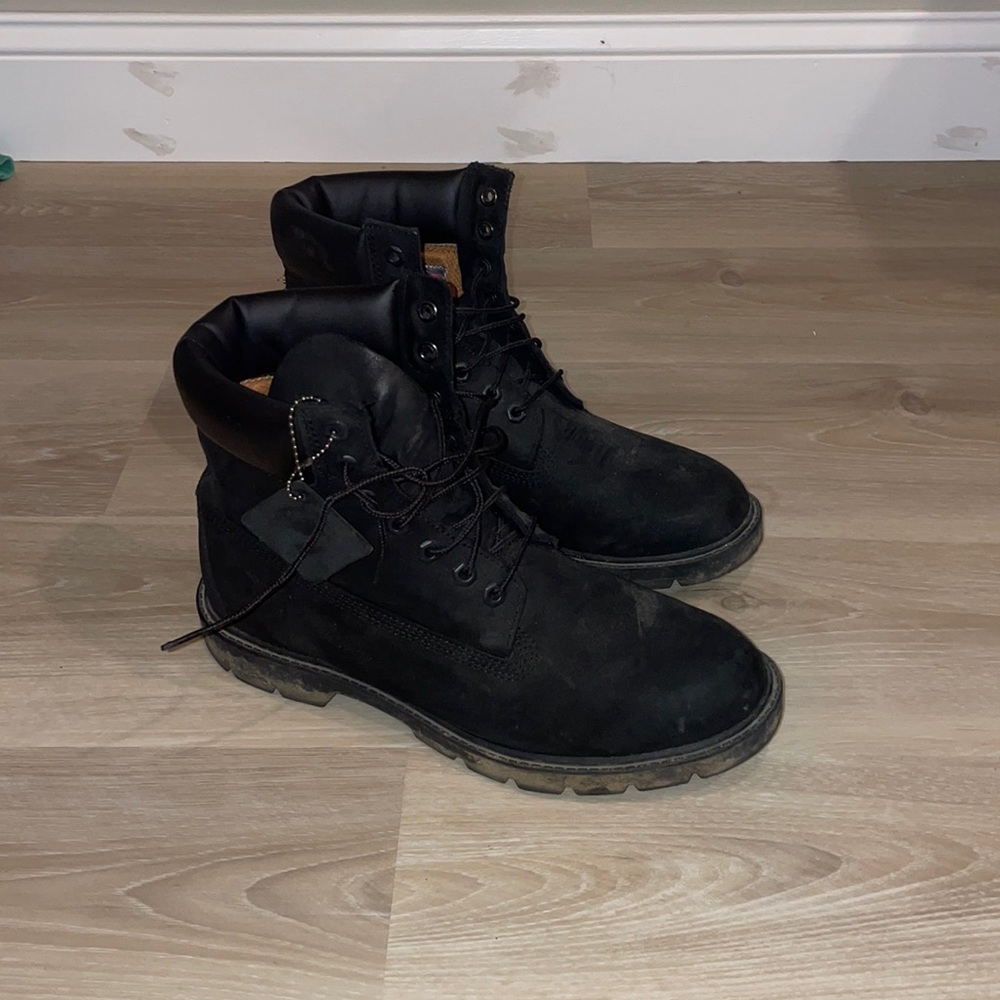 Black timberland boots